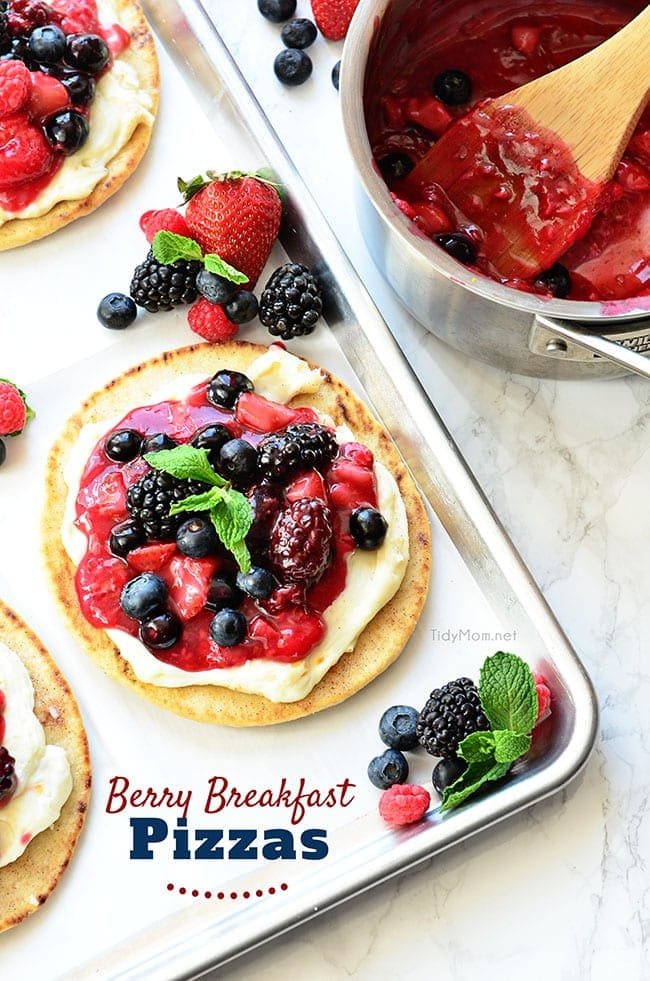 Mixed Berry Breakfast Pizza {+VIDEO}