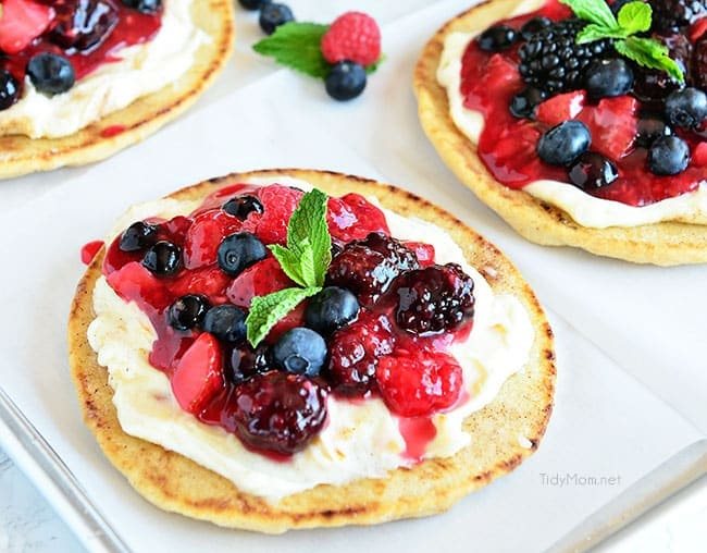 Mixed Berry Breakfast Pizza recipe at cetcu.com
