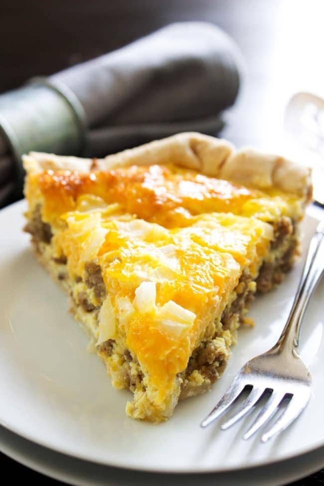 Mother’s Day Brunch Meal Plan recipes, printables and decor at cetcu.com - Easy Sausage Breakfast Quiche recipe