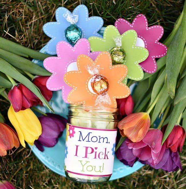 Mother’s Day Brunch Meal Plan recipes, printables and decor at cetcu.com - Mother’s Day Chocolate Flowers Bouquet Gift for Mom