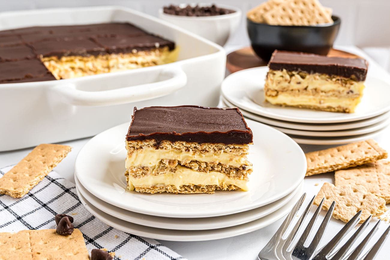 no bake eclair cake with instant pudding, graham crackers and chocolate ganache