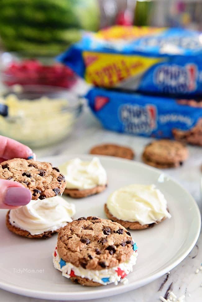 Easy Chocolate Chip Cookie Sandwich. Chips Ahoy Cookies, canned frosting and sprinkles are all you need for a quick fun party treat they will all love! Details at cetcu.com