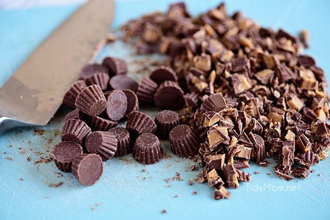 Peanut Butter Blowout Cookies are loaded with peanut butter, chocolate chips, peanut butter cups and honey roasted peanuts. Print the full recipe at cetcu.com