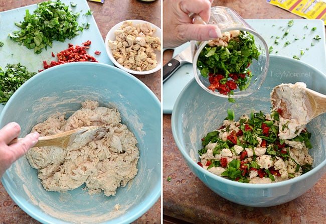 Making Garlic Chicken & Spinach Pizza Bread. Recipe at cetcu.com