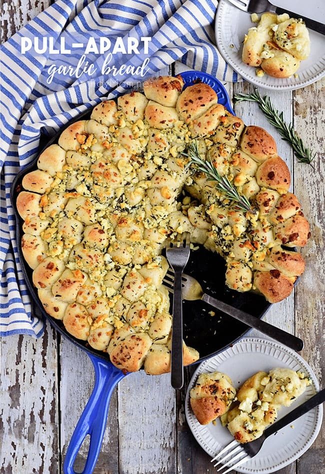 Pull-Apart Garlic Bread with Blue Cheese and Rosemary