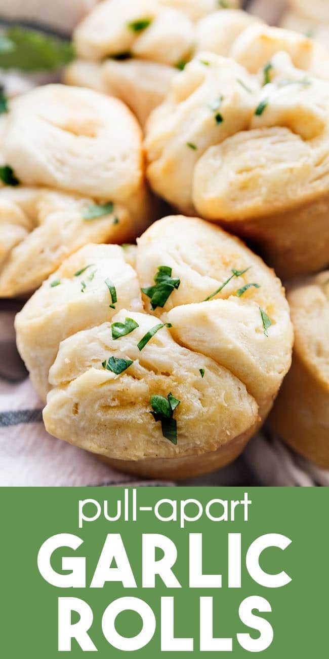 close up of pull apart garlic rolls