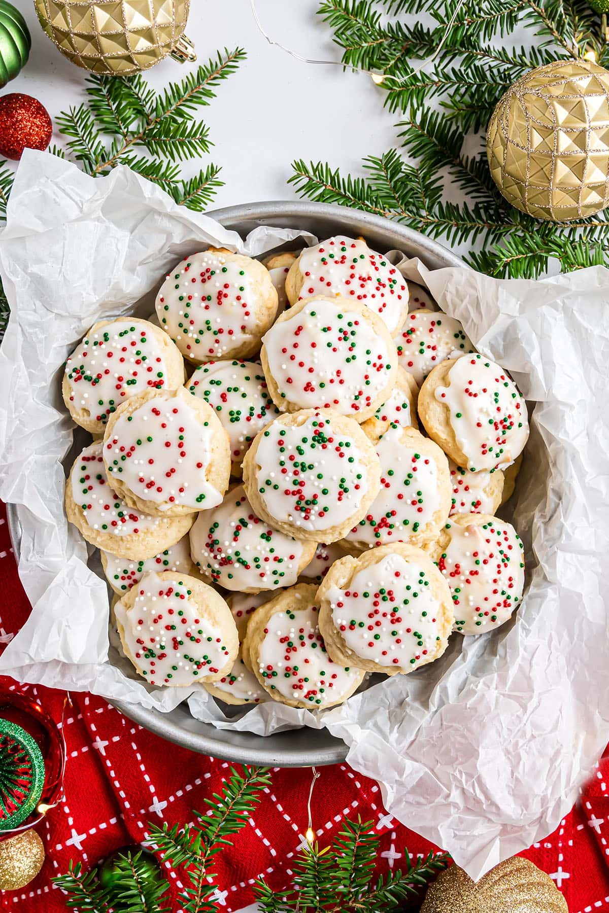 Italian ricotta cookies in a Christmas tin