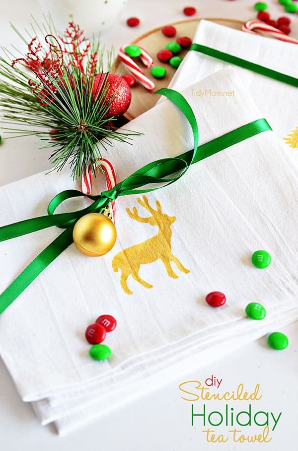 DIY Stenciled Holiday Towels
