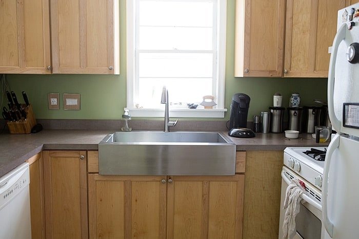 Organizing and Creating in a Small Kitchen Space on cetcu.com