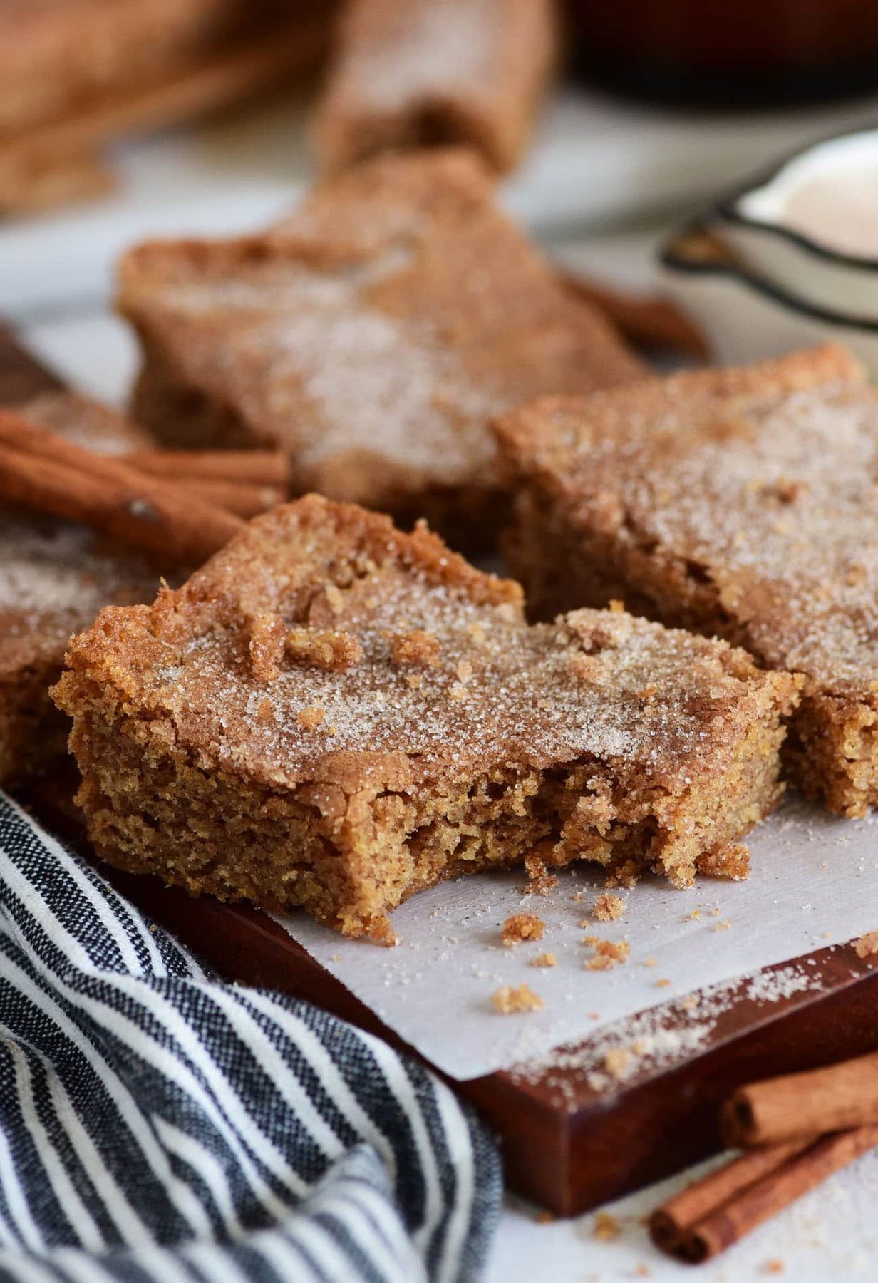 Snickerdoodle Bars With Optional Cinnamon Frosting