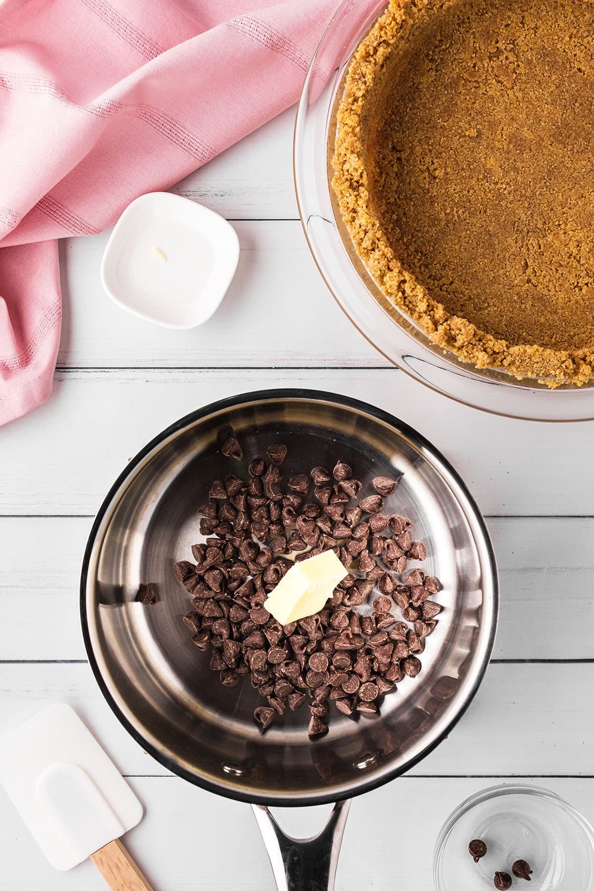 No-Bake Strawberry Cream Cheese Pie step 1