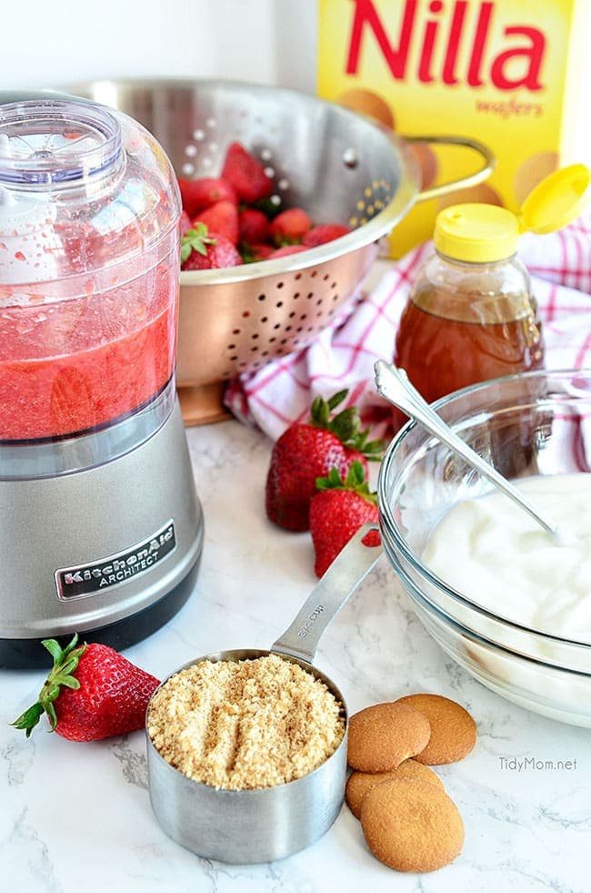 Strawberry Shortcake Yogurt Popsicles recipe at cetcu.com