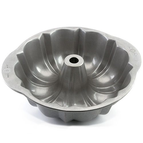 fluted tube pan