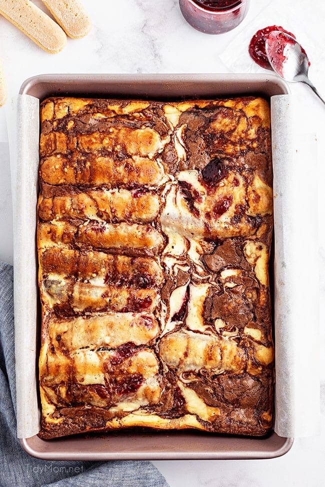 a pan of baked Tiramisu Brownies