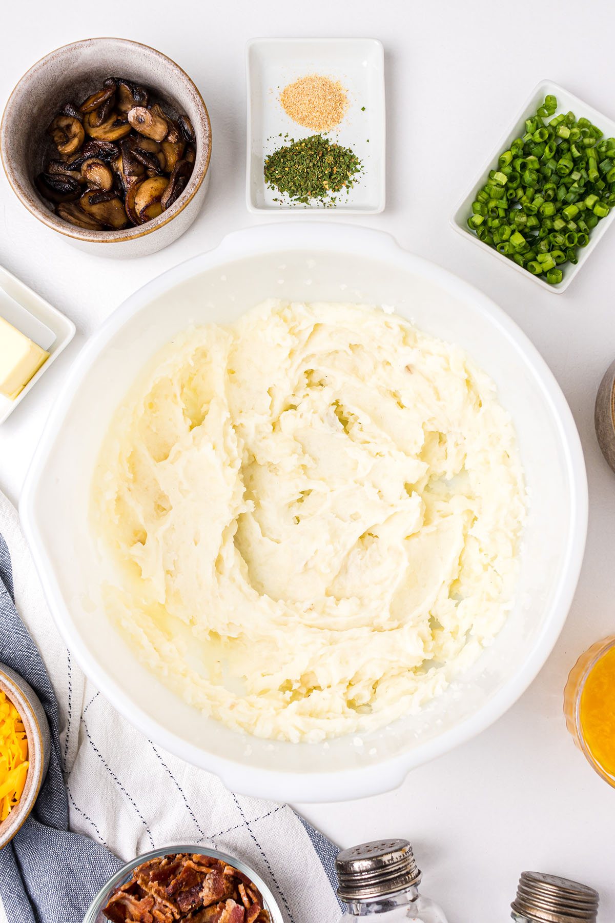 mashed potatoes in a white bowl