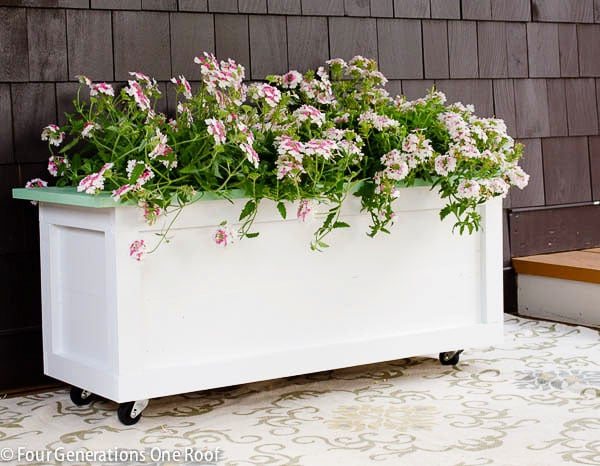 DIY Wood Planter on Wheels Tutorial 4