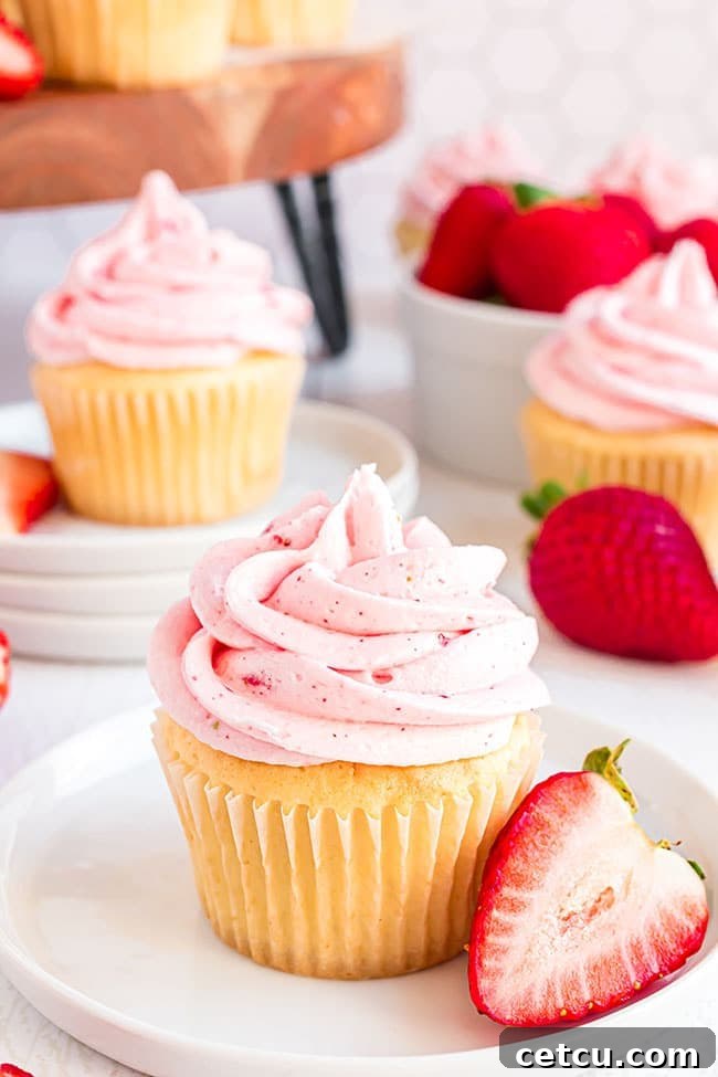 strawberry cupcakes with cake mix and fresh strawberries