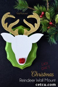 DIY Christmas Reindeer Wall Mount tutorial, a stylish and rustic holiday decoration project for modern festive homes