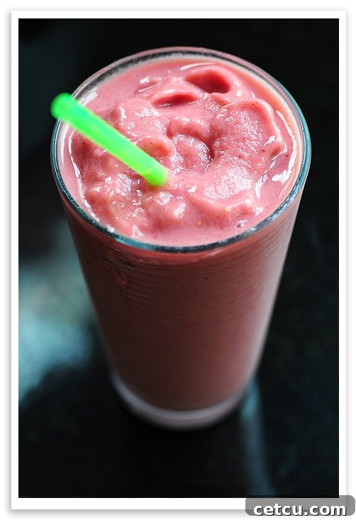 Refreshing rhubarb strawberry smoothie