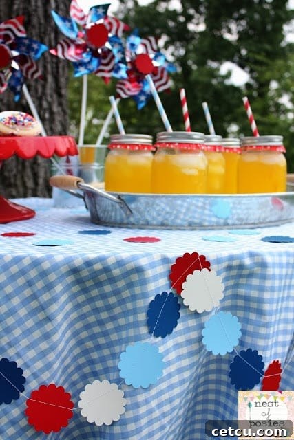 Customizable Sparkler Sleeves 5 Chic and cheap Summer Holiday Table Decor ideas